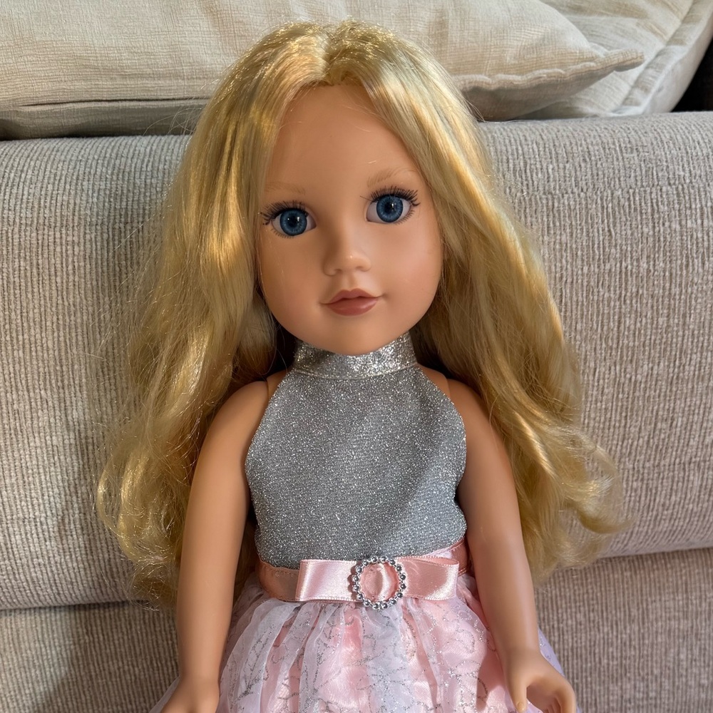Journey Girls Meredith Vinyl 18" Doll Blonde Hair Blue Eyes Retired